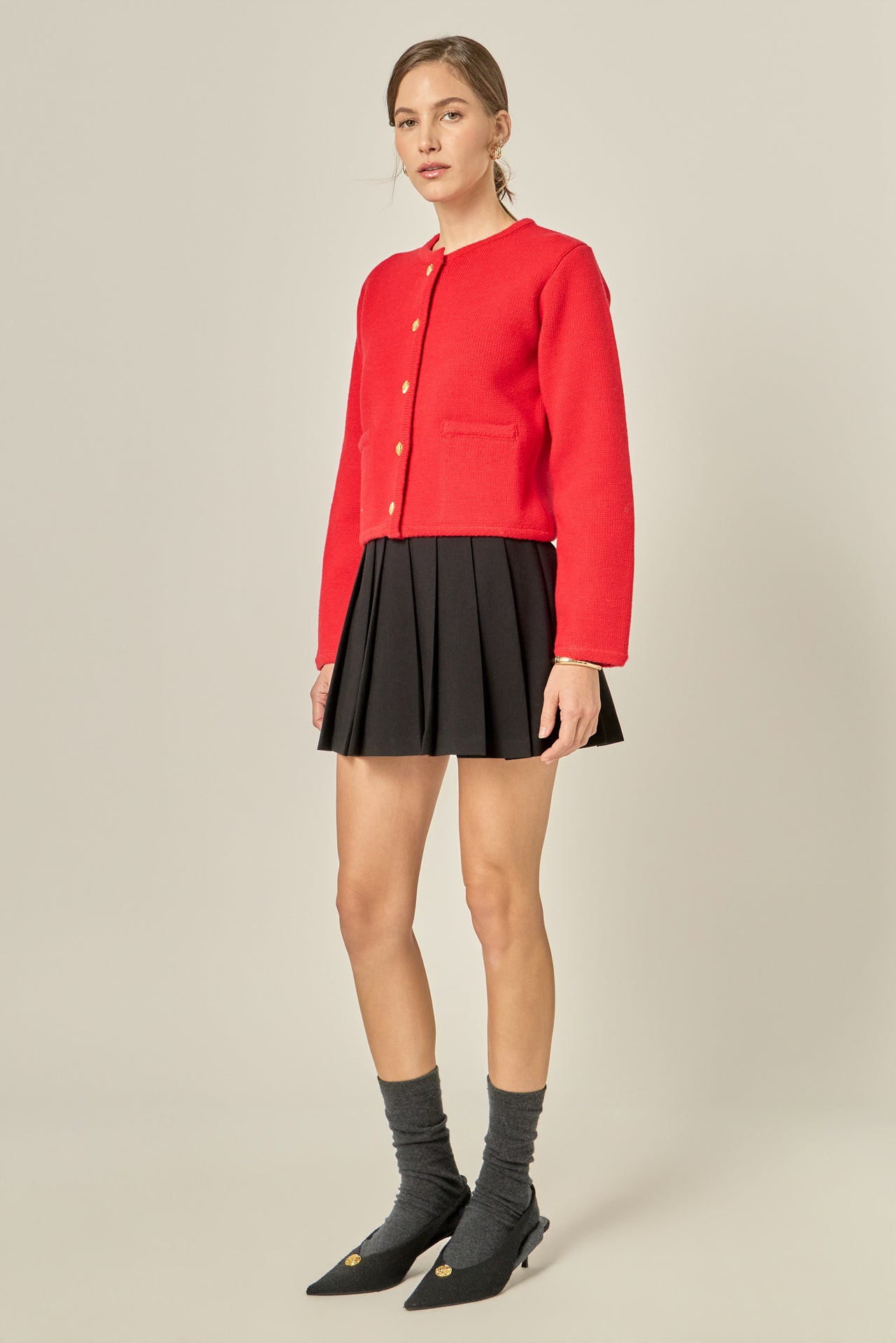 HN2540J_RED_004_11d8a0d7-9557-