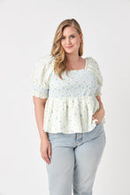 Load image into Gallery viewer, Smocked Floral Puff Sleeve Top
