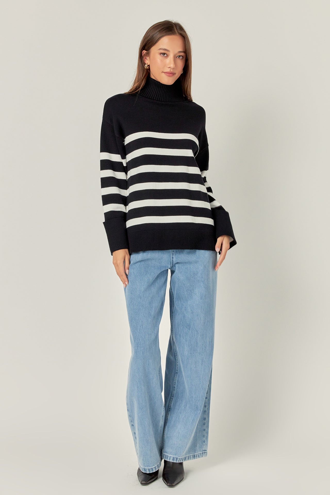 Turtle Neck Stripe Sweater