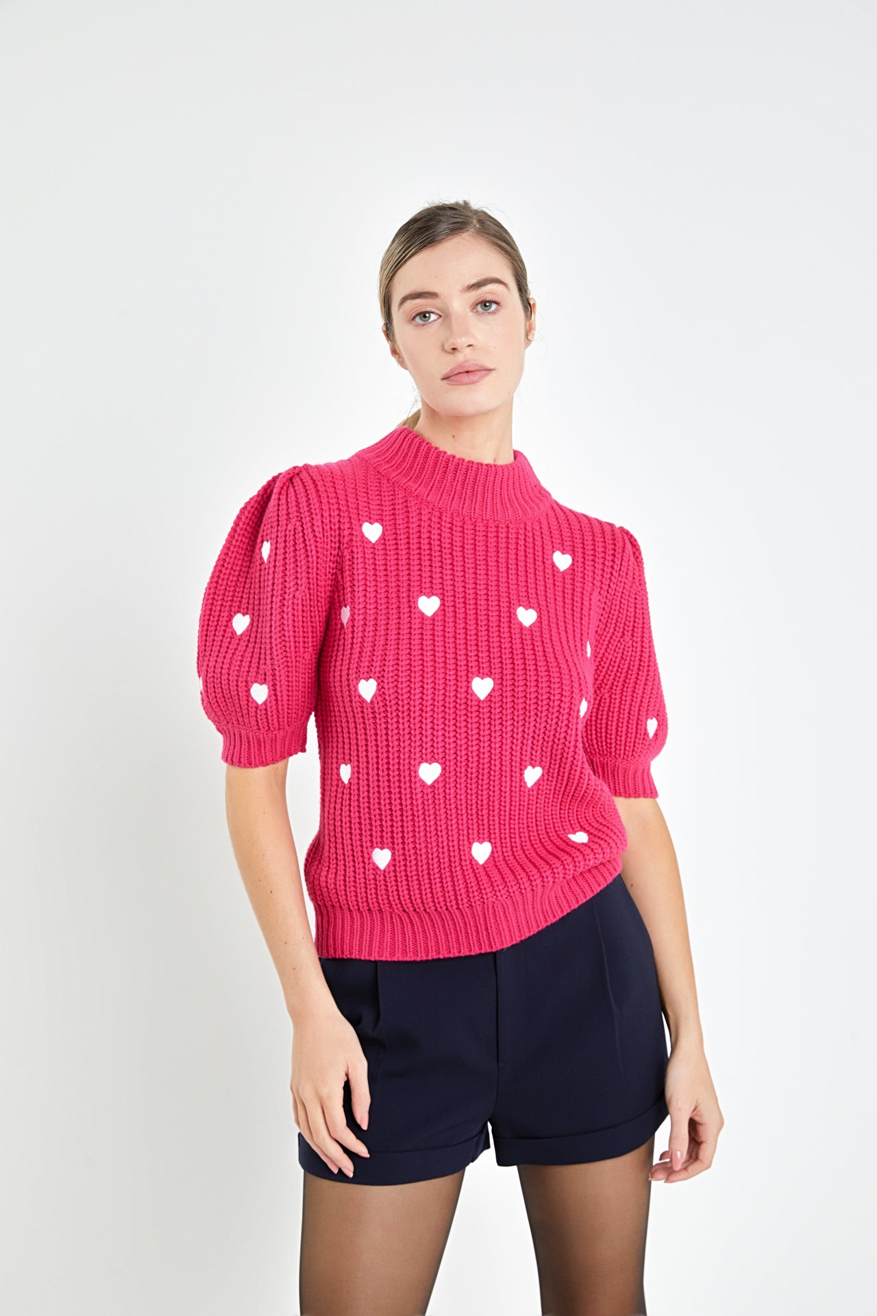 Suéter con bordado en forma de corazón 