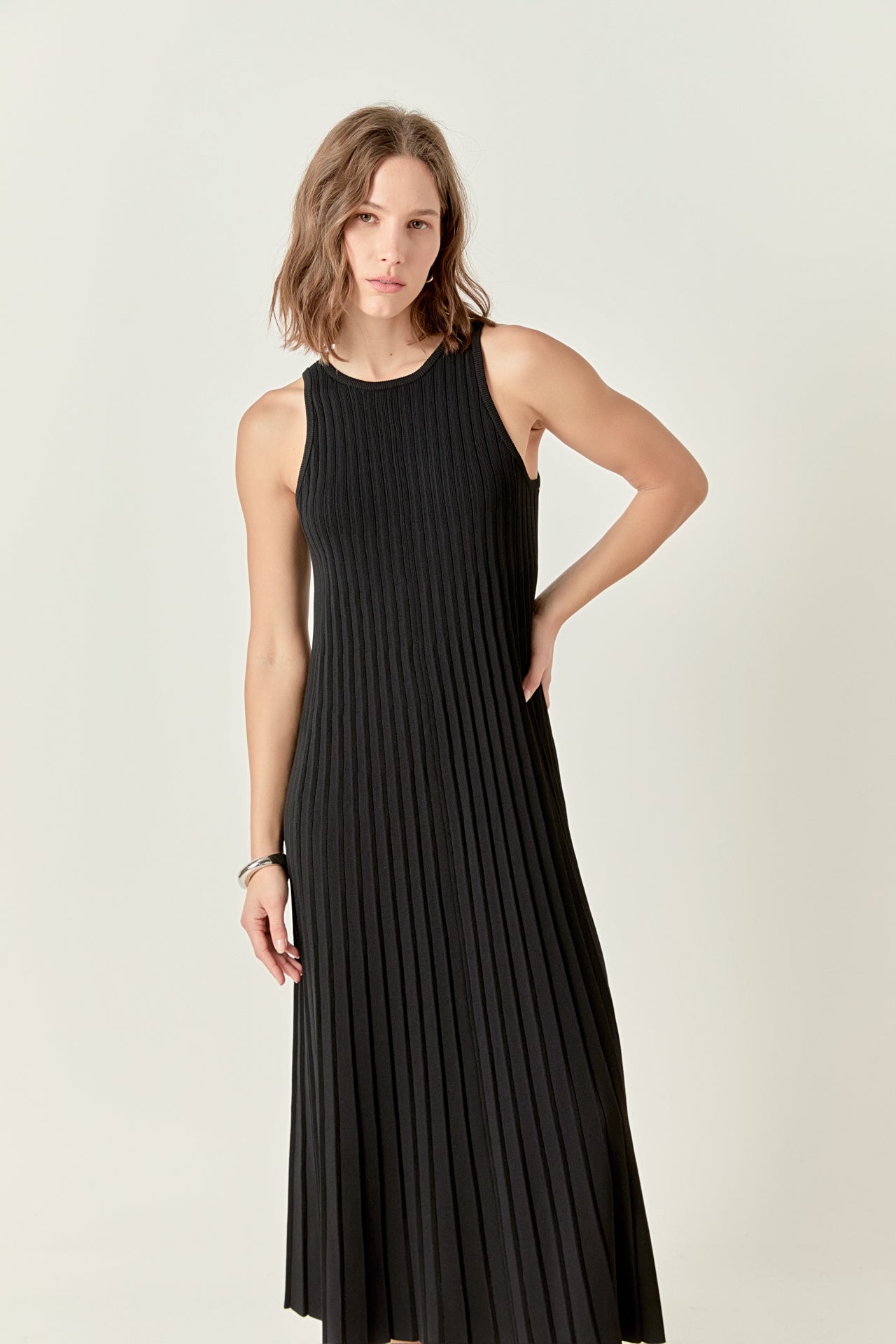English Factory - Pleated A-line Knit Midi Dress ORANGE RED / XS English Factory - Pleated A-line Knit Midi Dress ORANGE RED / XS