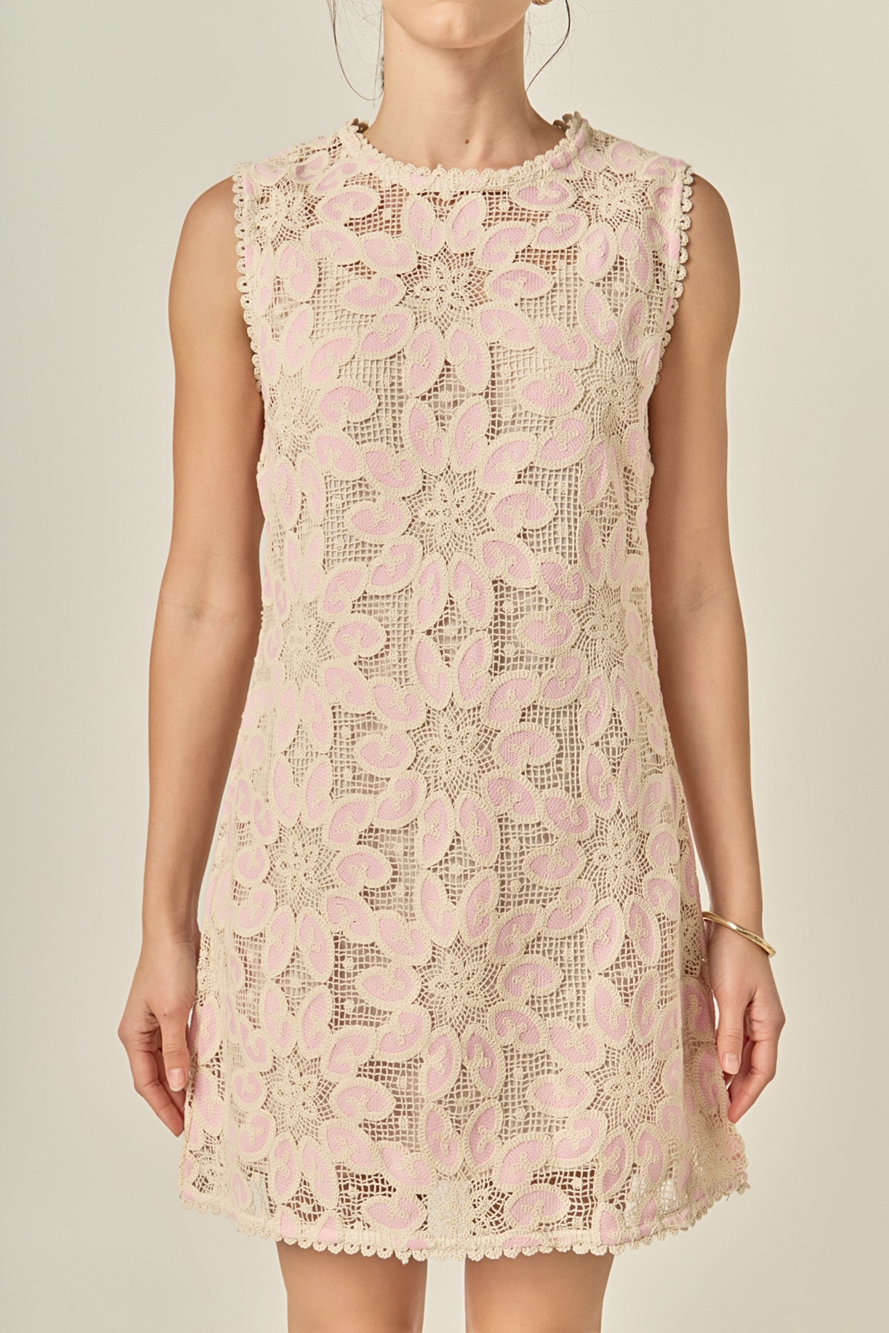 English Factory - Stella Crochet Mini Dress NATURAL/PINK / L English Factory - Stella Crochet Mini Dress NATURAL/PINK / L