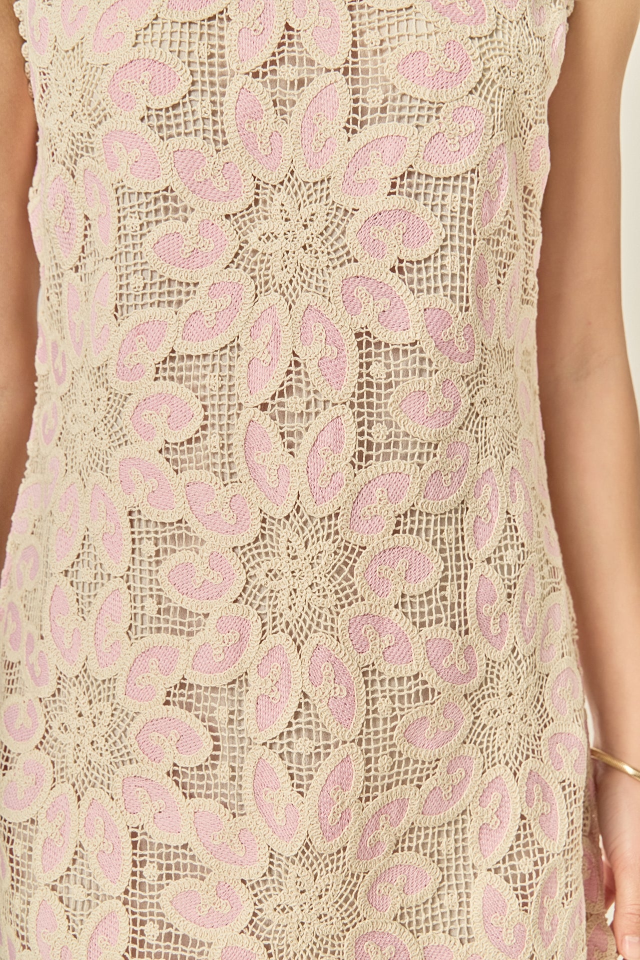English Factory - Stella Crochet Mini Dress NATURAL/PINK / L English Factory - Stella Crochet Mini Dress NATURAL/PINK / L