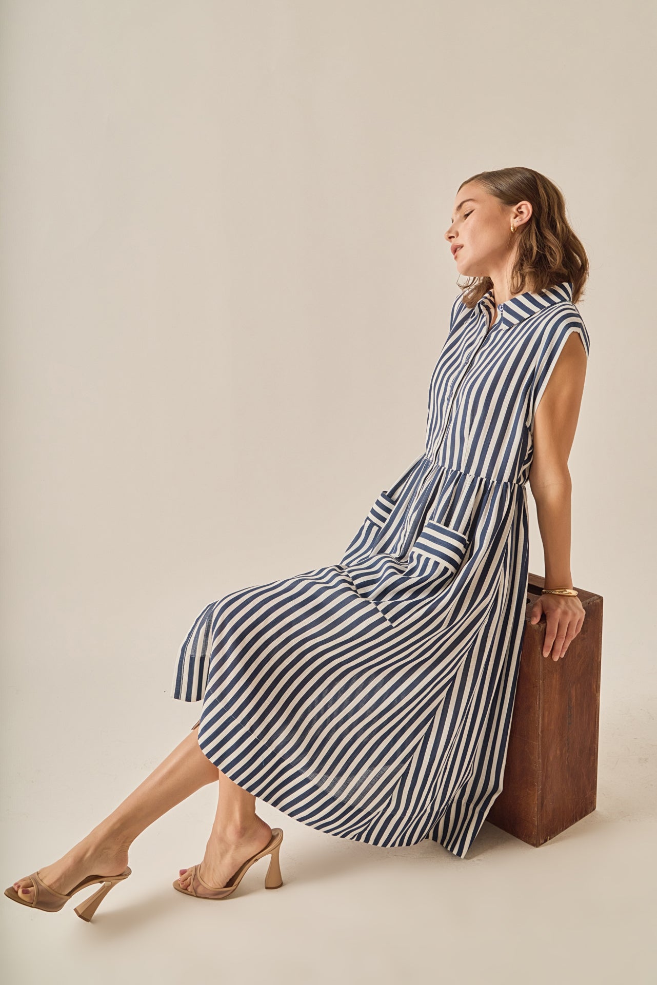 English Factory - Seersucker Stripe Midi Dress NAVY/WHITE / XS English Factory - Seersucker Stripe Midi Dress NAVY/WHITE / XS