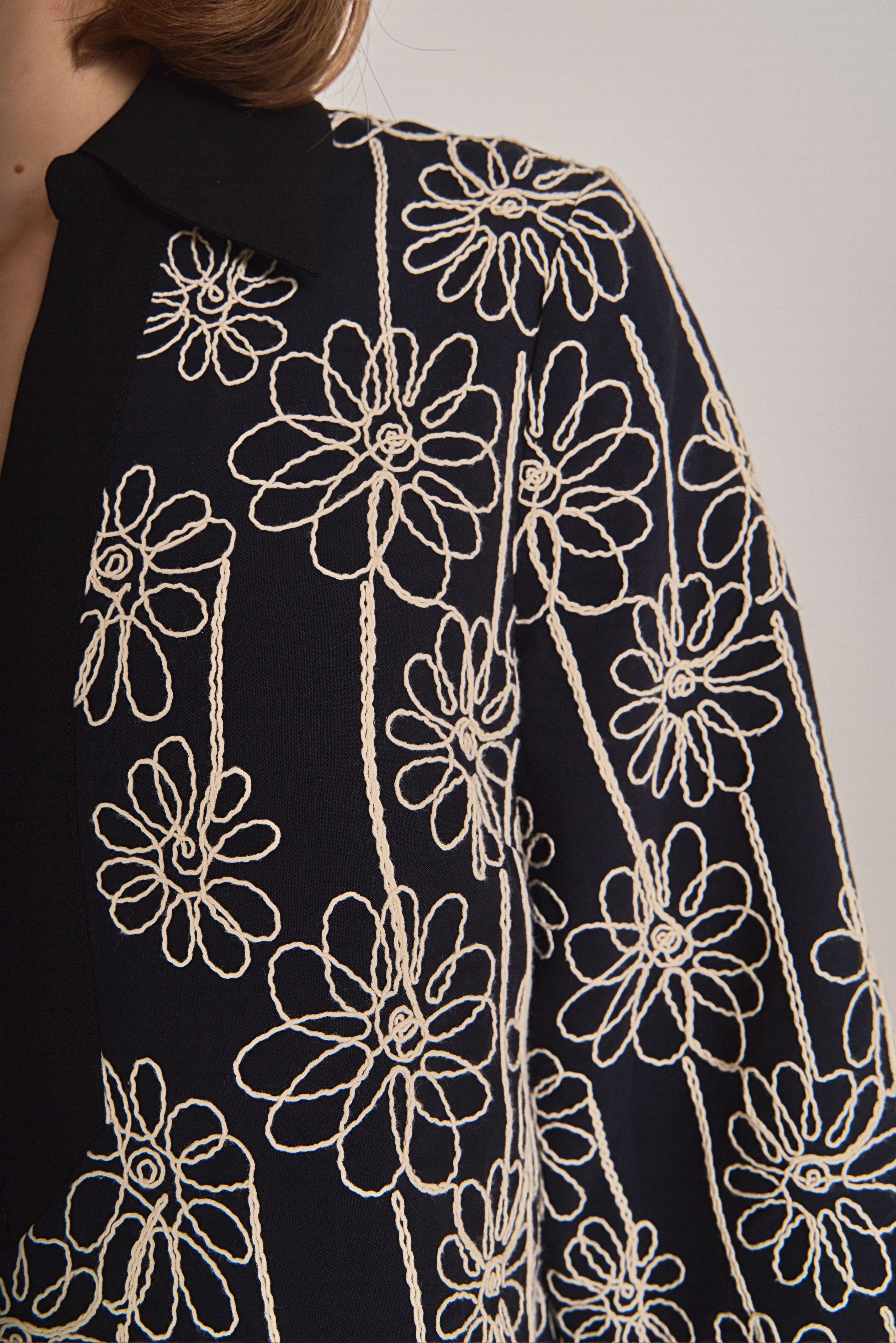 English Factory - Floral Embroidered Collar Mini Dress BLACK/NATURAL / M English Factory - Floral Embroidered Collar Mini Dress BLACK/NATURAL / M