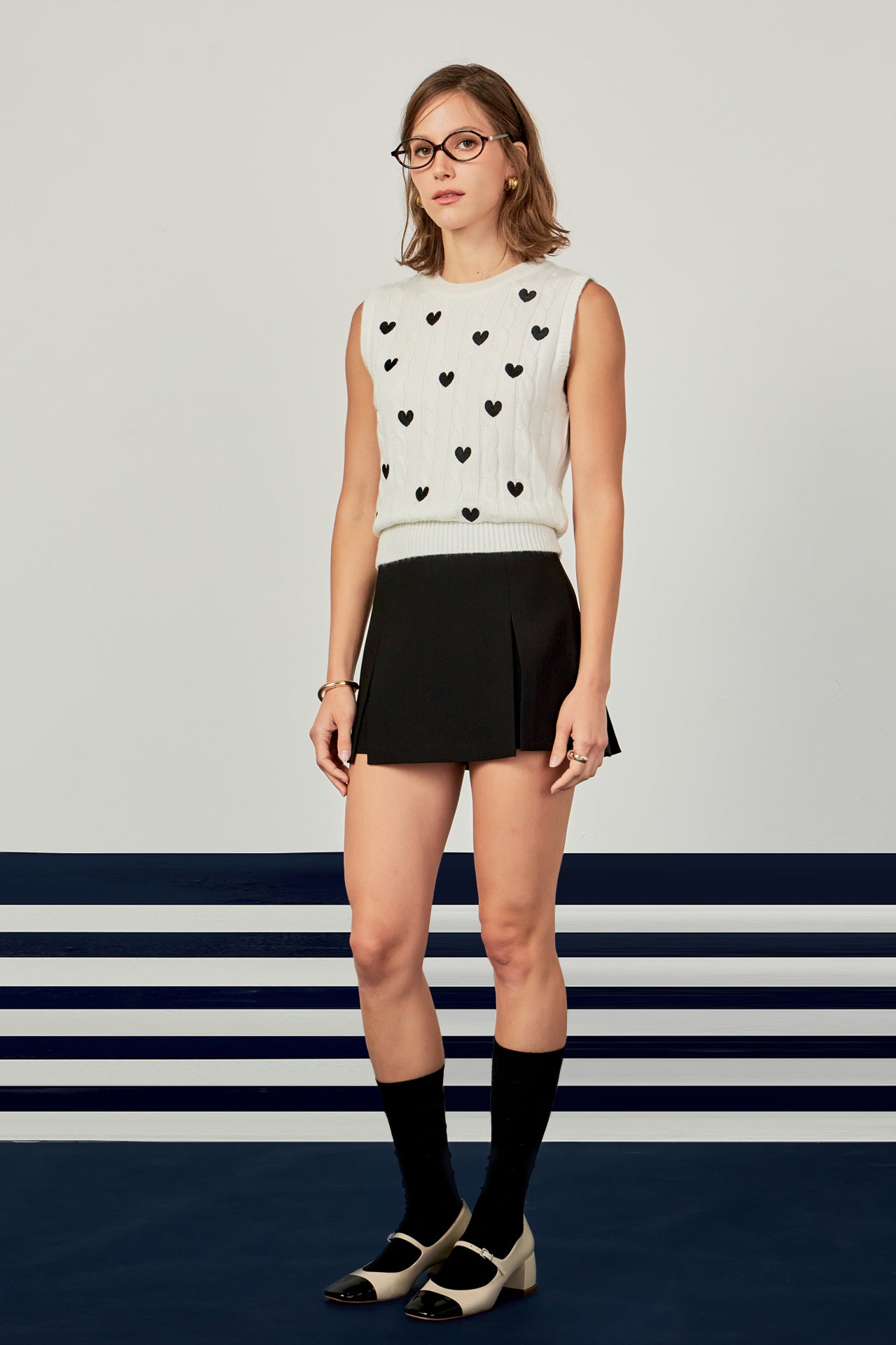 Heart Embroidery Round Neckline Vest