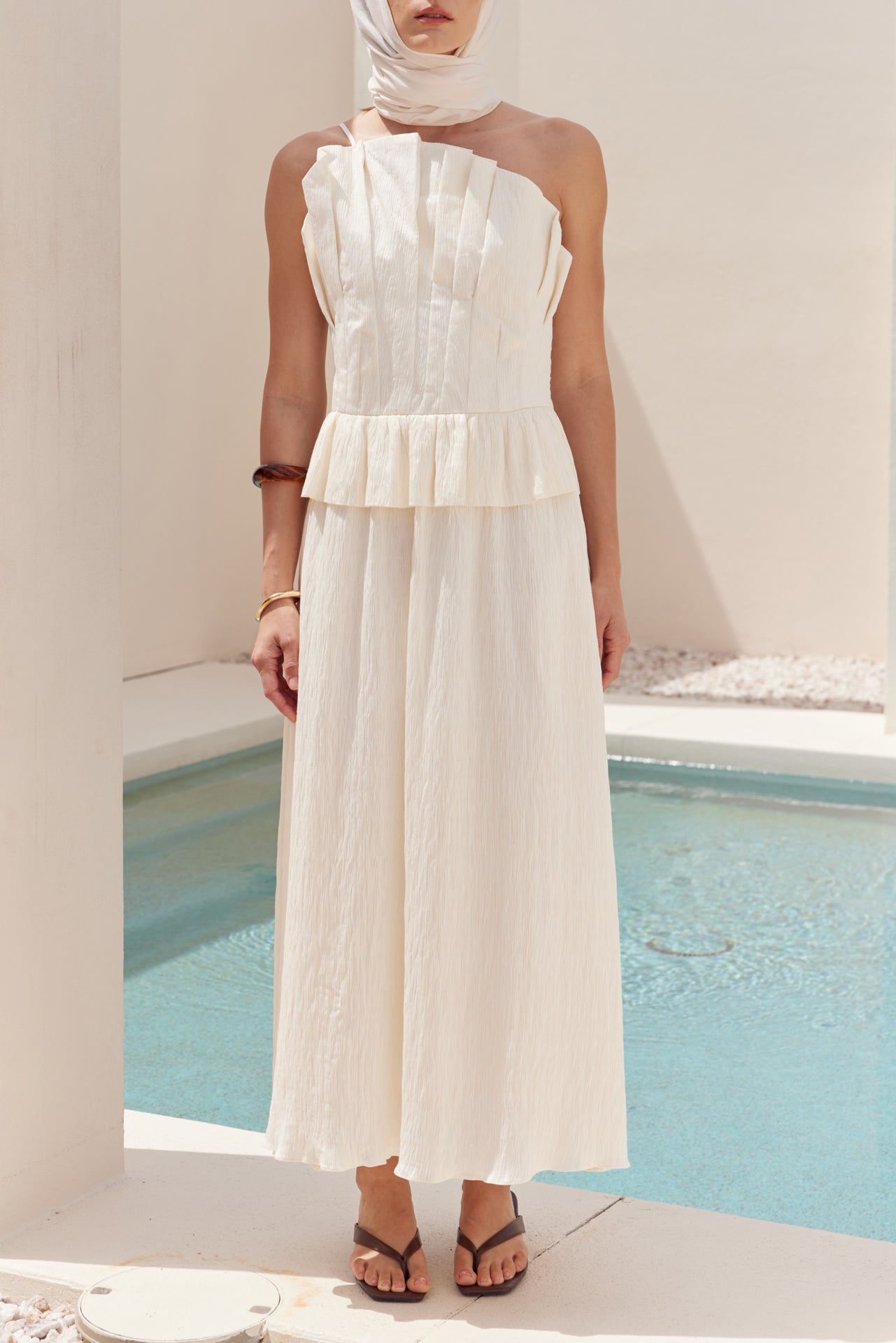 English Factory - Modern Muse Pleated Midi Dress IVORY / L English Factory - Modern Muse Pleated Midi Dress IVORY / L