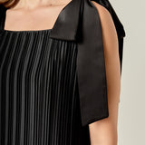 Bow Detailed Pleated Maxi Dress
