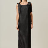 Bow Detailed Pleated Maxi Dress