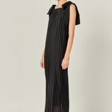 Bow Detailed Pleated Maxi Dress