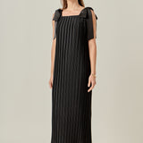 Bow Detailed Pleated Maxi Dress