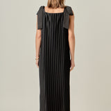 Bow Detailed Pleated Maxi Dress
